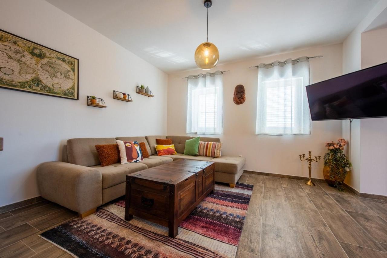 Apartman Paula Kaštela Buitenkant foto