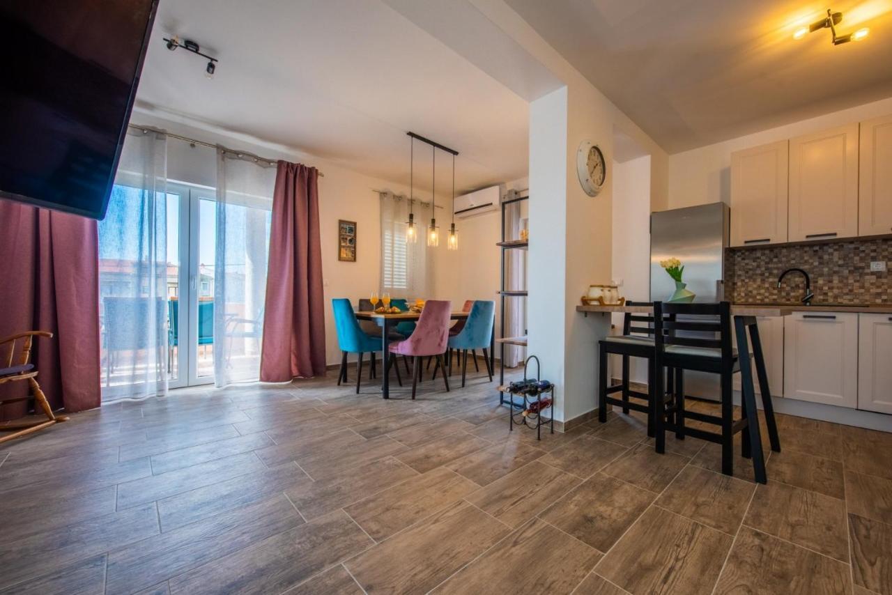 Apartman Paula Kaštela Buitenkant foto