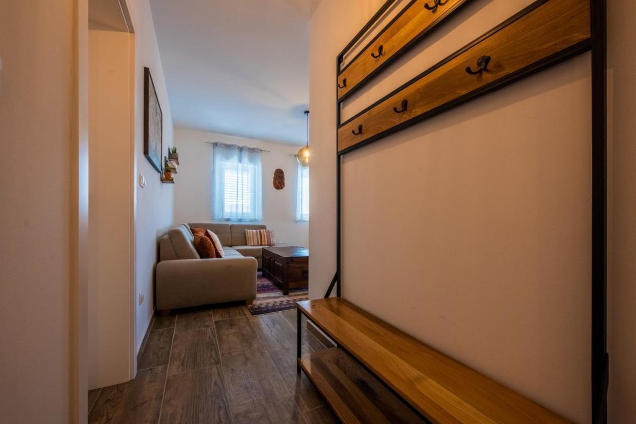Apartman Paula Kaštela Buitenkant foto