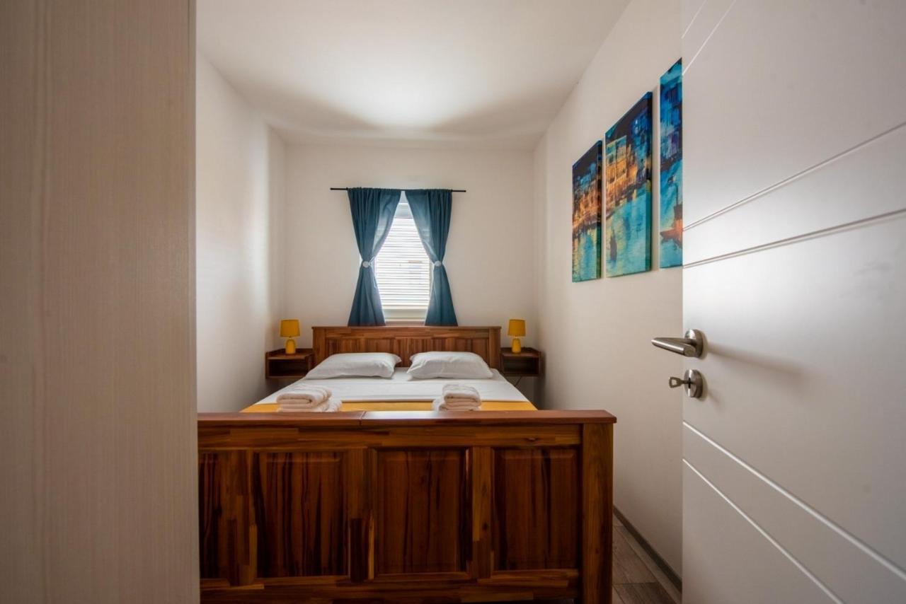Apartman Paula Kaštela Buitenkant foto